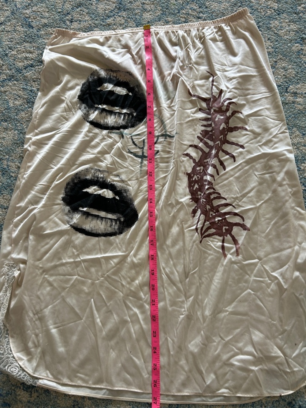 Vintage upcycled slip Graphic Lip & Centipede Print Skirt & lotus in Cream - Picture 9 of 10